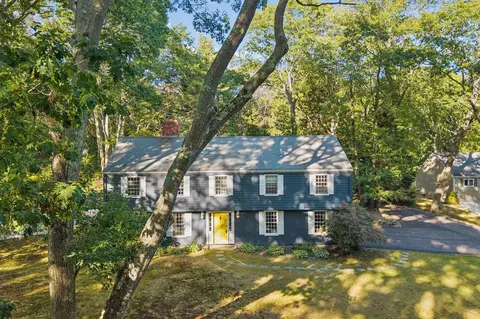 18 Broad Cove Rd, Cape Elizabeth, ME 04107