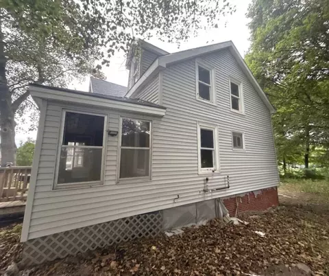 Exterior - 42 Maple St, Brewer, ME 04412 photo 1 of 5