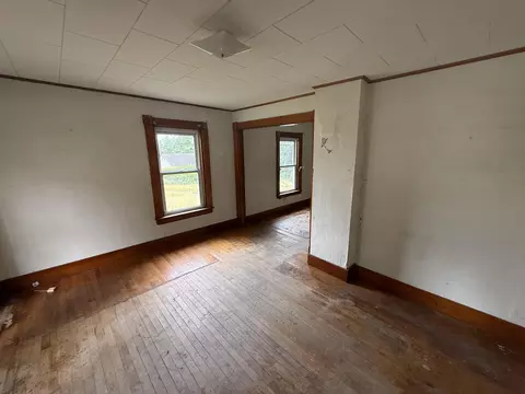 Living - 42 Maple St, Brewer, ME 04412 photo 1 of 6
