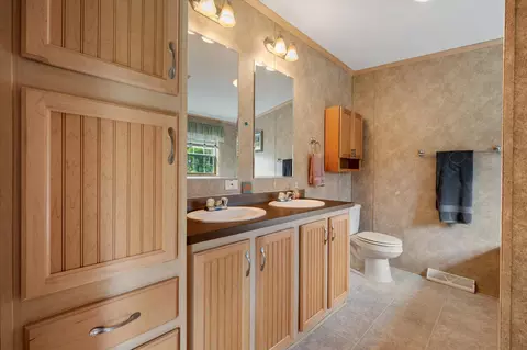 Bath - 103 Hudson Rd, Corinth, ME 04427 photo 1 of 5