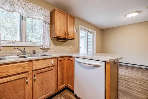 Kitchen - 8 Pine Hill Dr #8, Bath, ME 04530 photo 6 of 7