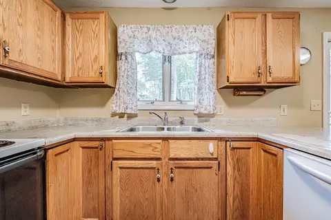 Kitchen - 8 Pine Hill Dr #8, Bath, ME 04530 photo 5 of 7