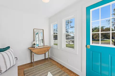 Entry Way - 4 Washington St, Bath, ME 04530 photo 2 of 10