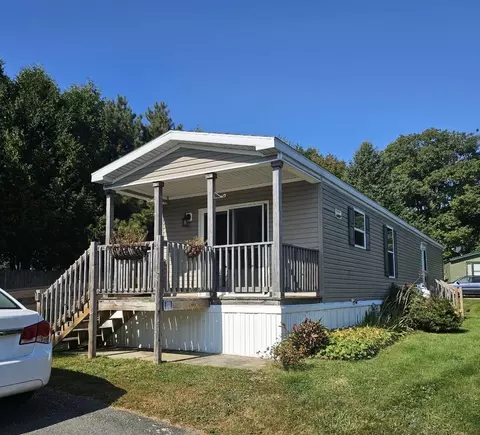 50 Robinhood Cir, Bucksport, ME 04416