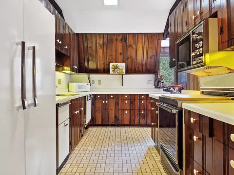 Kitchen - 16 Davis Point Rd, Wayne, ME 04284 photo 9 of 13