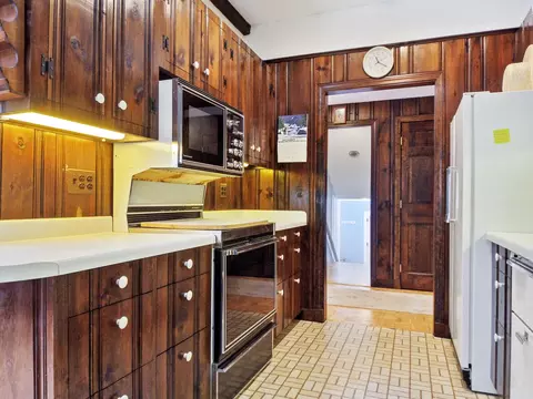 Kitchen - 16 Davis Point Rd, Wayne, ME 04284 photo 10 of 13