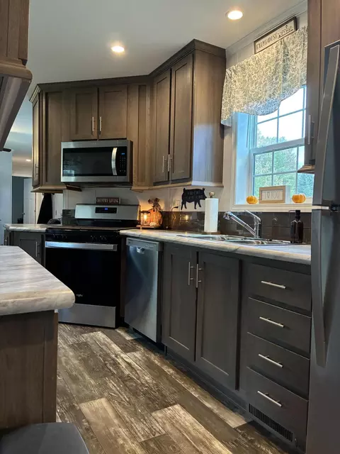 Kitchen - 308 Garland Rd, Exeter, ME 04435 photo 2 of 8