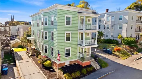 17 Bradley St, Lewiston, ME 04240