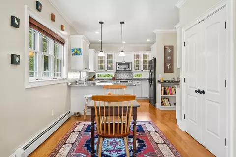 7 Mussel Cove Ln, Falmouth, ME 04105