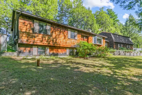 63 Black Point Rd, New Gloucester, ME 04260