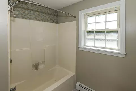 Bath - 73 Colonial Cir, Harrison, ME 04040 photo 2 of 4