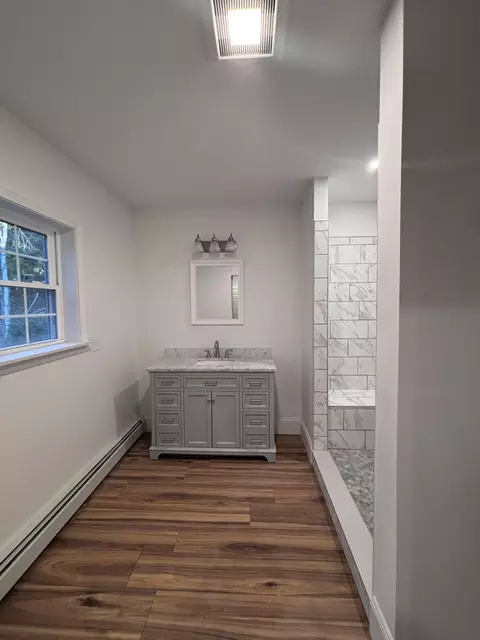 Bath - 222 Thorndike Rd, Unity, ME 04988 photo 2 of 18