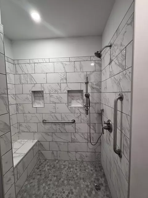 Bath - 222 Thorndike Rd, Unity, ME 04988 photo 7 of 18