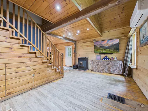 Living - 25 Taylor St, Augusta, ME 04330 photo 2 of 2