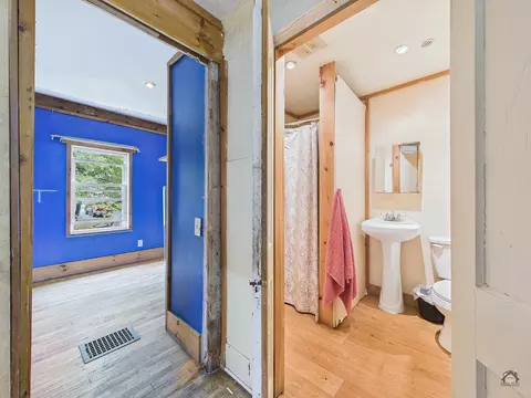 Bath - 25 Taylor St, Augusta, ME 04330 photo 1 of 2