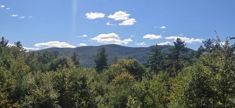11 Mockingbird Ln, Bridgton, ME 04009