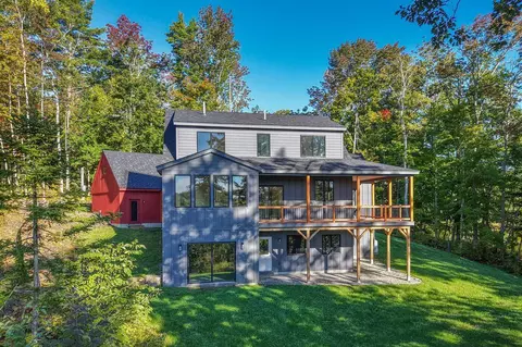 76 Park St, Rockport, ME 04856