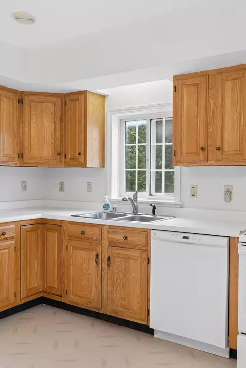 Kitchen - 29 Riverside Rdg, Windham, ME 04062 photo 2 of 5
