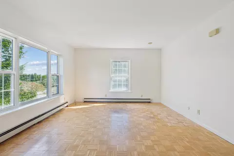 Living - 29 Riverside Rdg, Windham, ME 04062 photo 5 of 8