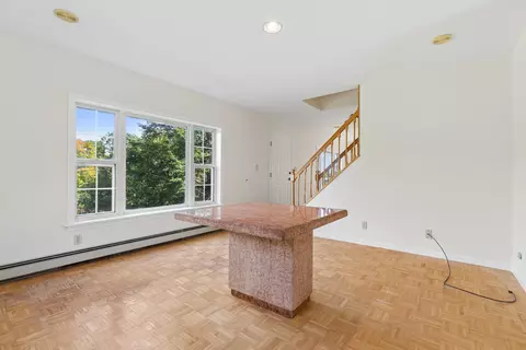 Living - 29 Riverside Rdg, Windham, ME 04062 photo 2 of 8