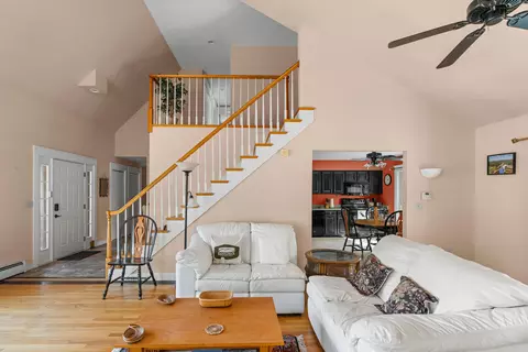 Entry Way - 32 Harward St, Bath, ME 04530 photo 2 of 11