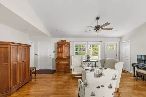Entry Way - 4 Prospect St, Bath, ME 04530 photo 1 of 6