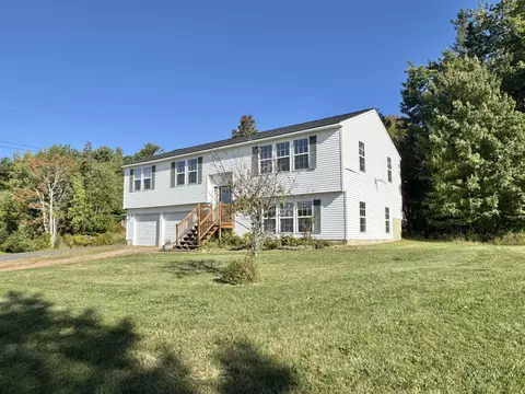 25 Forest Hl, Bucksport, ME 04416