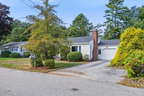 23 Robinson Rd, Scarborough, ME 04074