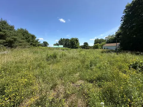 74 River Rd, Chelsea, ME 04330
