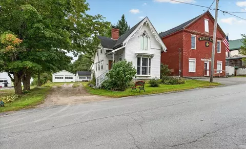 15 Commercial St, Winterport, ME 04496