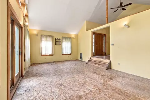 Living - 559 Abbott Rd, Winslow, ME 04901 photo 2 of 8