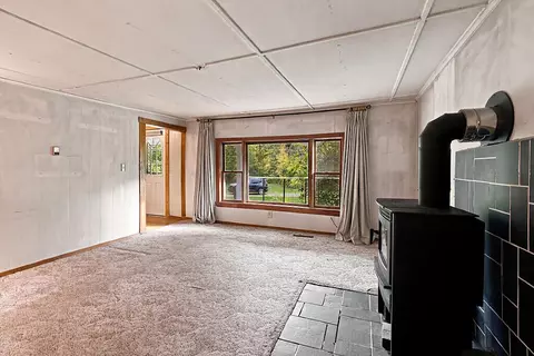 Living - 559 Abbott Rd, Winslow, ME 04901 photo 5 of 8