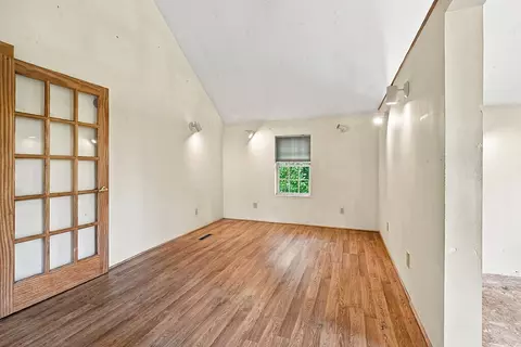 Living - 559 Abbott Rd, Winslow, ME 04901 photo 3 of 8