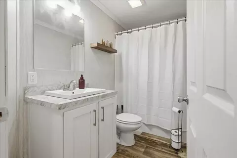 Bath - 1175 Weld Rd, Wilton, ME 04294 photo 6 of 6