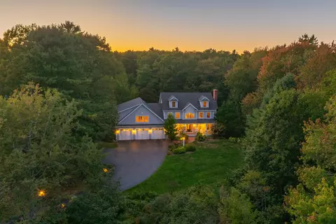 133 Hawthorne Ln, South Portland, ME 04106