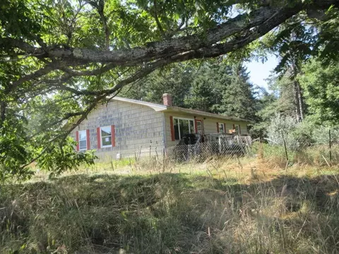 31 Mcconnell Ln, Lubec, ME 04652