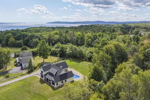 12 Banks Ter, Searsport, ME 04974