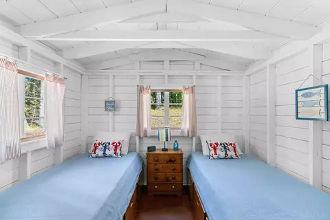 Bedroom - 4 5 Sandy Ln, Phippsburg, ME 04562 photo 6 of 13