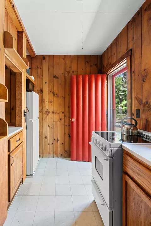 Kitchen - 4 5 Sandy Ln, Phippsburg, ME 04562 photo 2 of 11