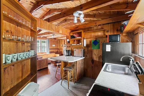 Kitchen - 4 5 Sandy Ln, Phippsburg, ME 04562 photo 10 of 11