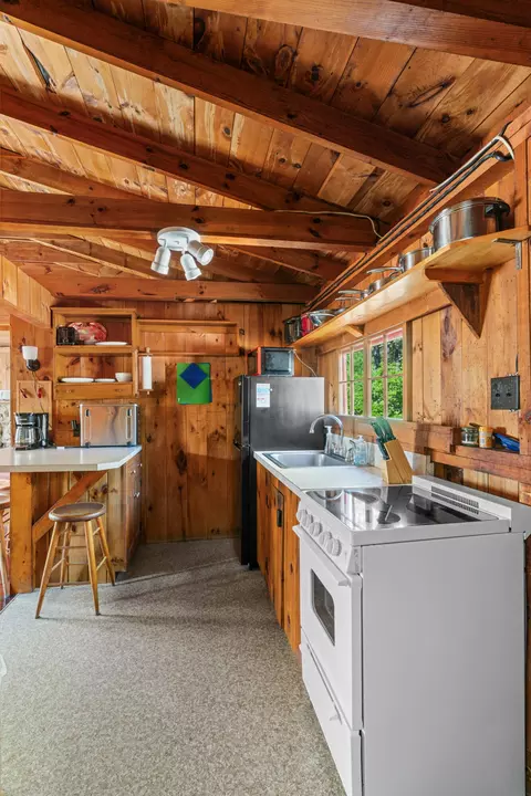 Kitchen - 4 5 Sandy Ln, Phippsburg, ME 04562 photo 8 of 11