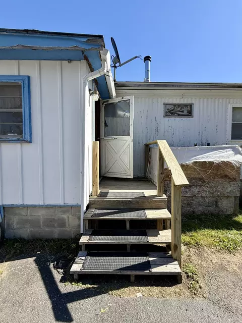 Exterior - 760 Us 1, Robbinston, ME 04671 photo 17 of 20