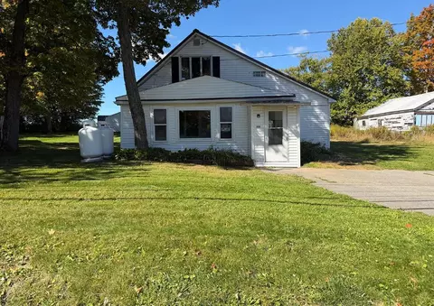3095 W Chapman Rd, Mapleton, ME 04757