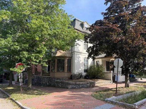 31 Deering St, Portland, ME 04101