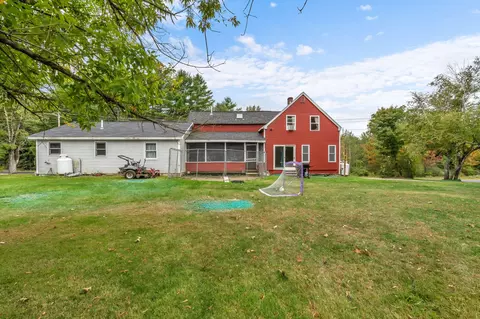 137 Cobbossee Rd, Monmouth, ME 04259