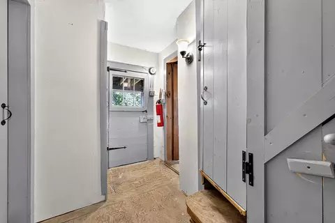 Entry Way - 6 Barton Rd, Augusta, ME 04330 photo 2 of 3