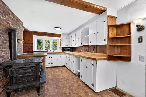Kitchen - 6 Barton Rd, Augusta, ME 04330 photo 2 of 5