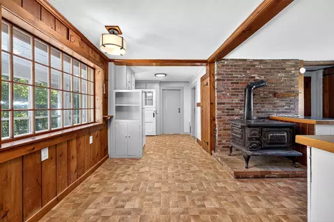 Entry Way - 6 Barton Rd, Augusta, ME 04330 photo 1 of 3