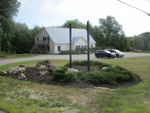 292 South St, Blue Hill, ME 04614