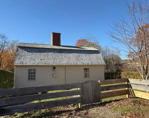 7 Water St, Kennebunk, ME 04043